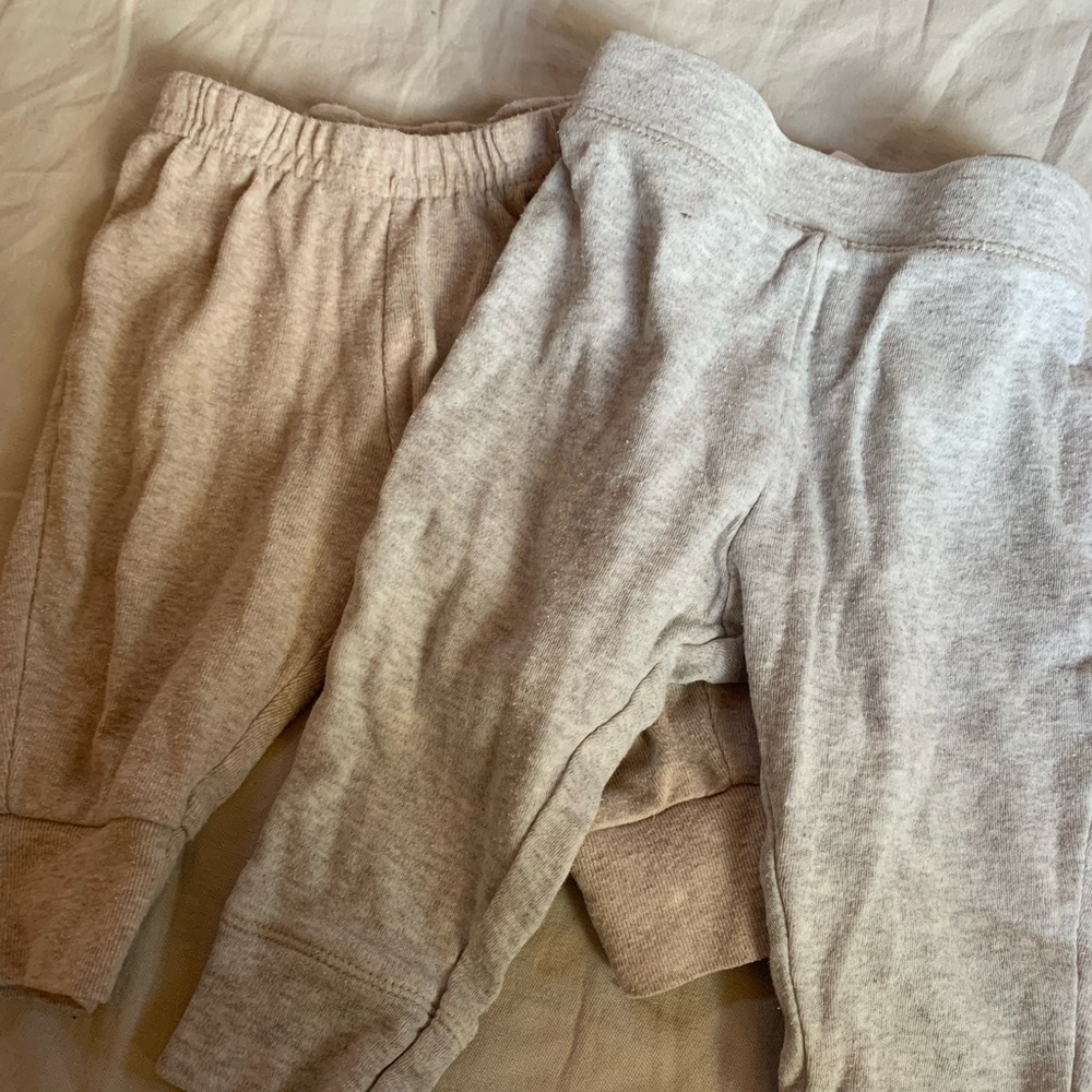 Gender neutral cotton leggings for baby